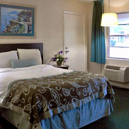 Azalea Inn & Suites Wilmington Dış mekan fotoğraf