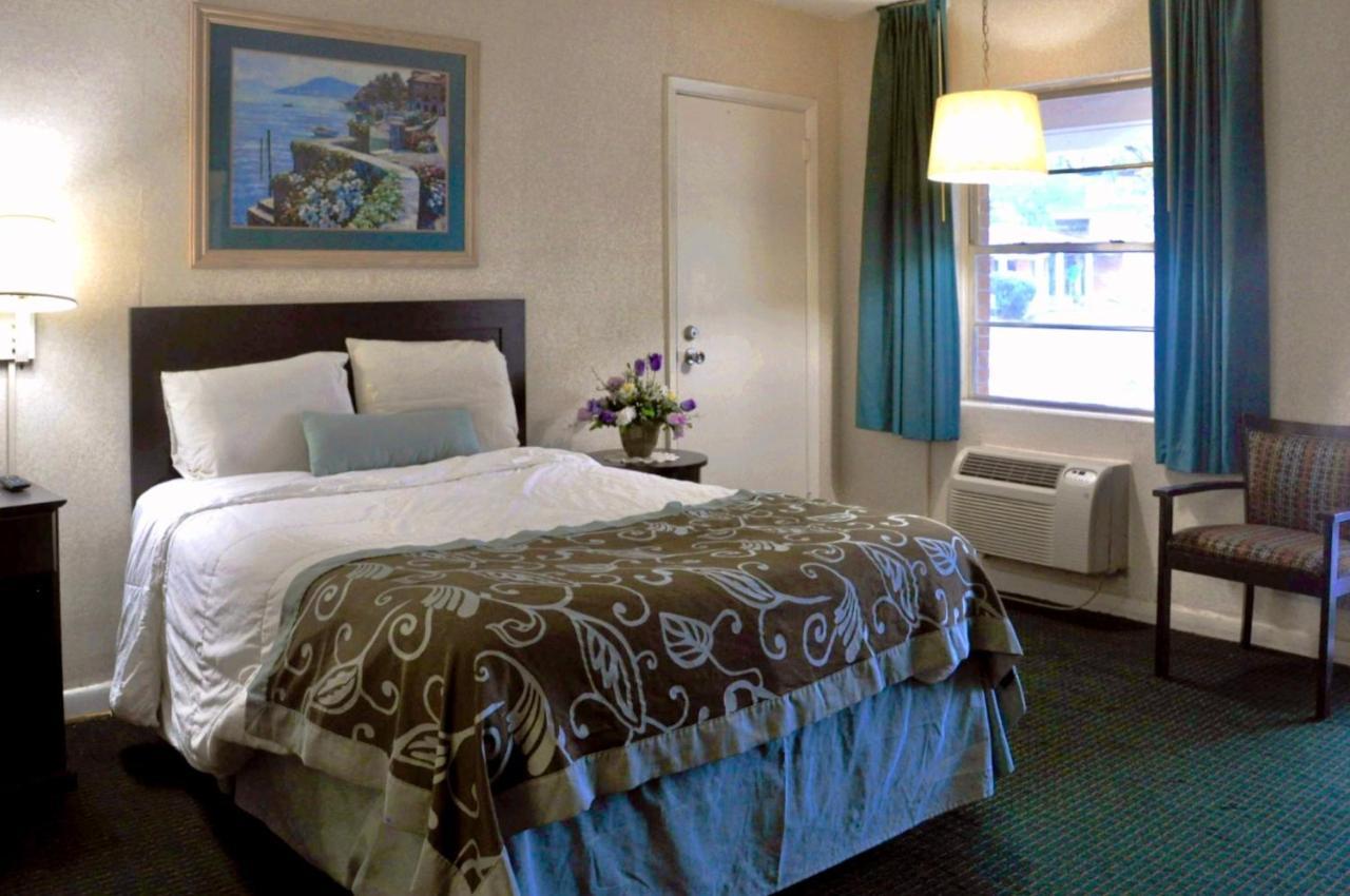 Azalea Inn & Suites Wilmington Dış mekan fotoğraf