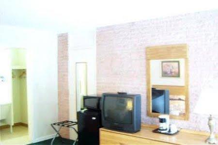 Azalea Inn & Suites Wilmington Dış mekan fotoğraf